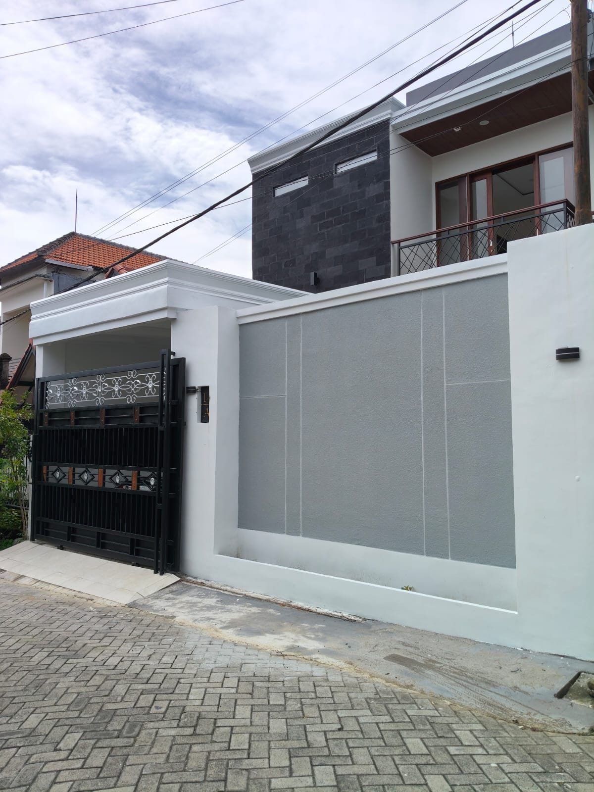 Rumah Brand New 2 Lantai Modern Di Gunung Andakasa Denpasar Barat – Lokasi Strategis & Siap Huni