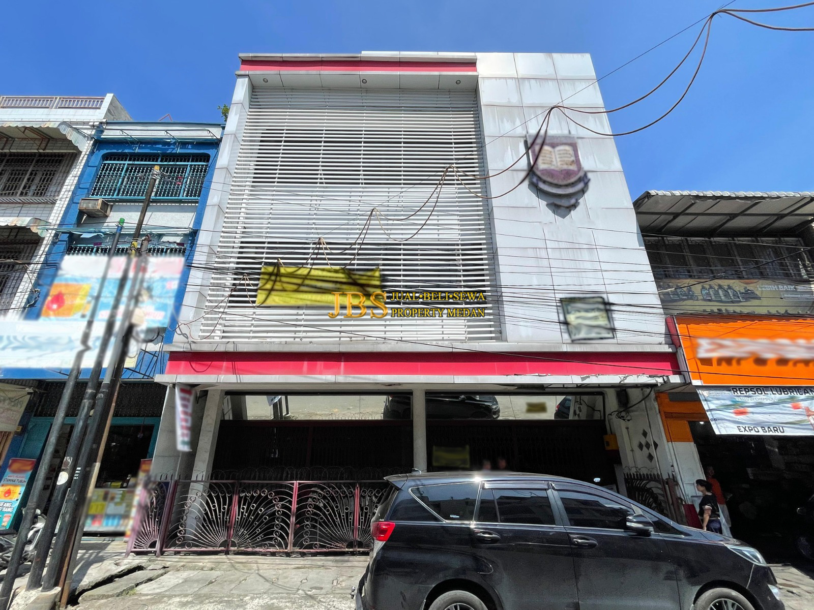 Dijual/Disewakan Gedung di Jalan MH Thamrin Daerah Bisnis dan Perkantoran (Dekat Bank BRI Dan Bank Danamon)