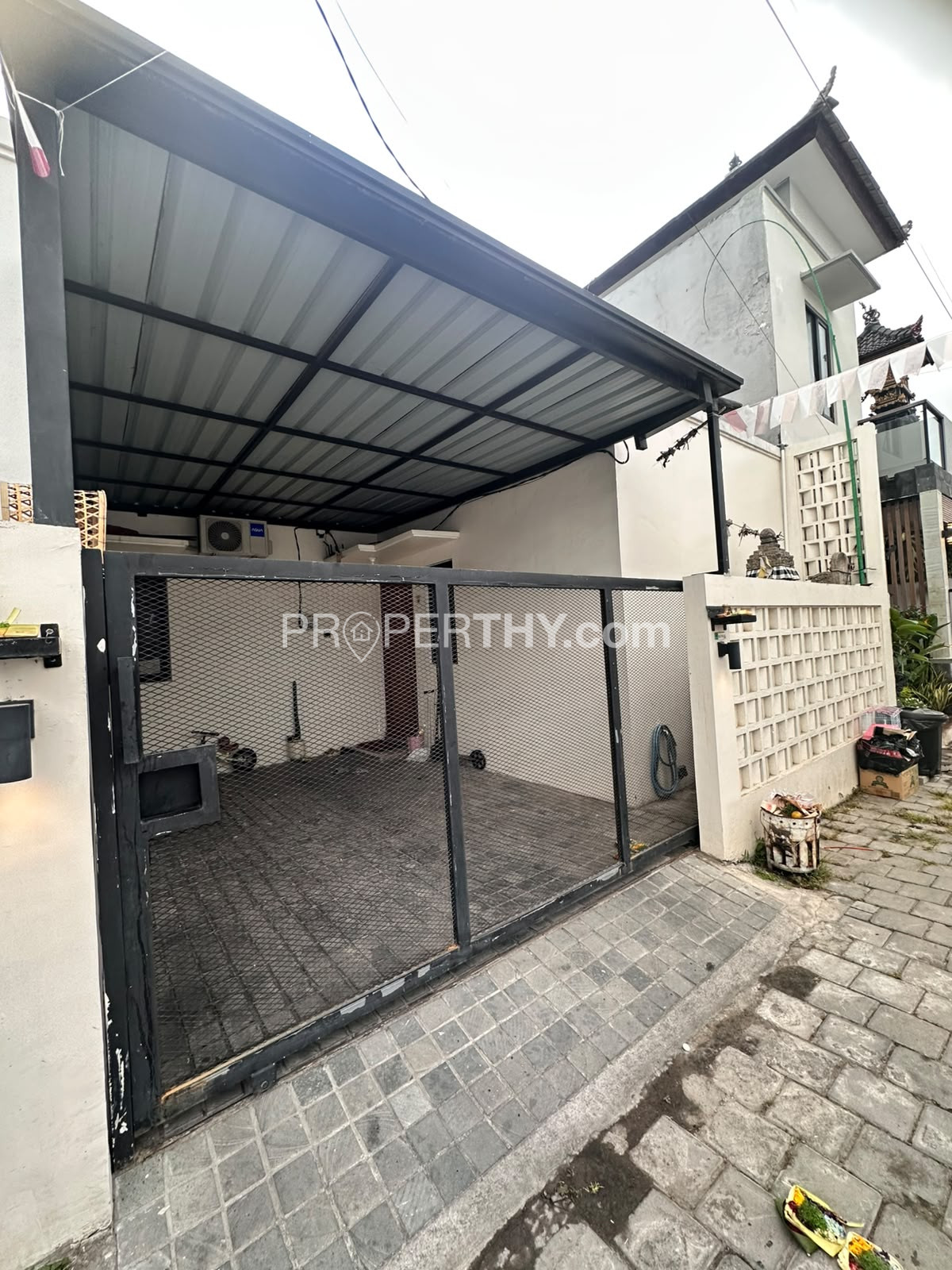 Dijual Rumah Lantai 1 Siap Huni Fully Furnished Legalitas Lengkap - 8 Menit ke Living World & Pantai Sanur | PRPD553