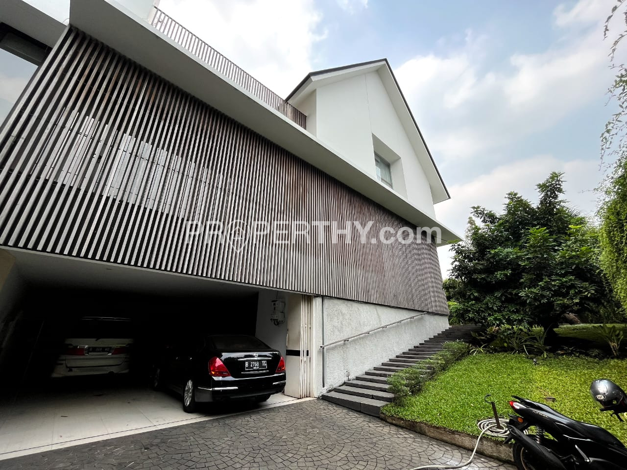 Jual Rumah Hook Komplek Super Mewah di Radio Dalam, Gandaria Utara, Kebayoran Baru, Jakarta Selatan