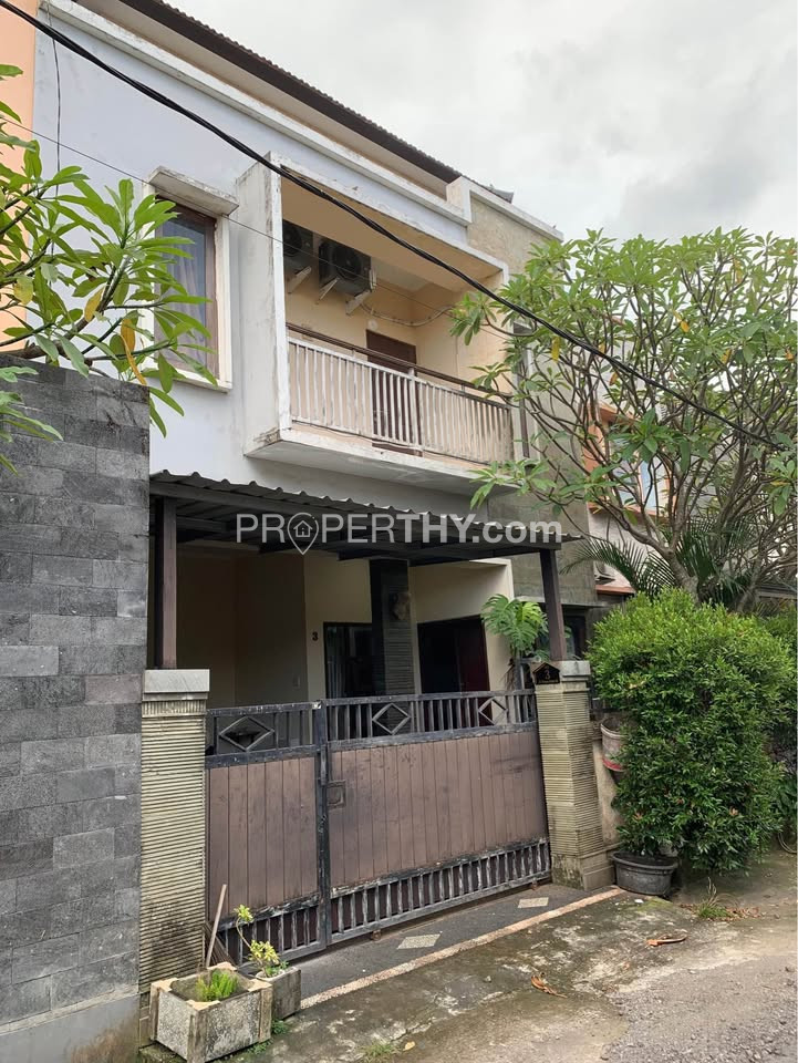 Dijual Rumah 2 Lantai Siap Huni Luas Tanah 1,03 Are Dengan 4 Kamar Tidur Berisikan Taman Depan & Belakang - 10 Menit ke Kerobokan  | PRPD562
