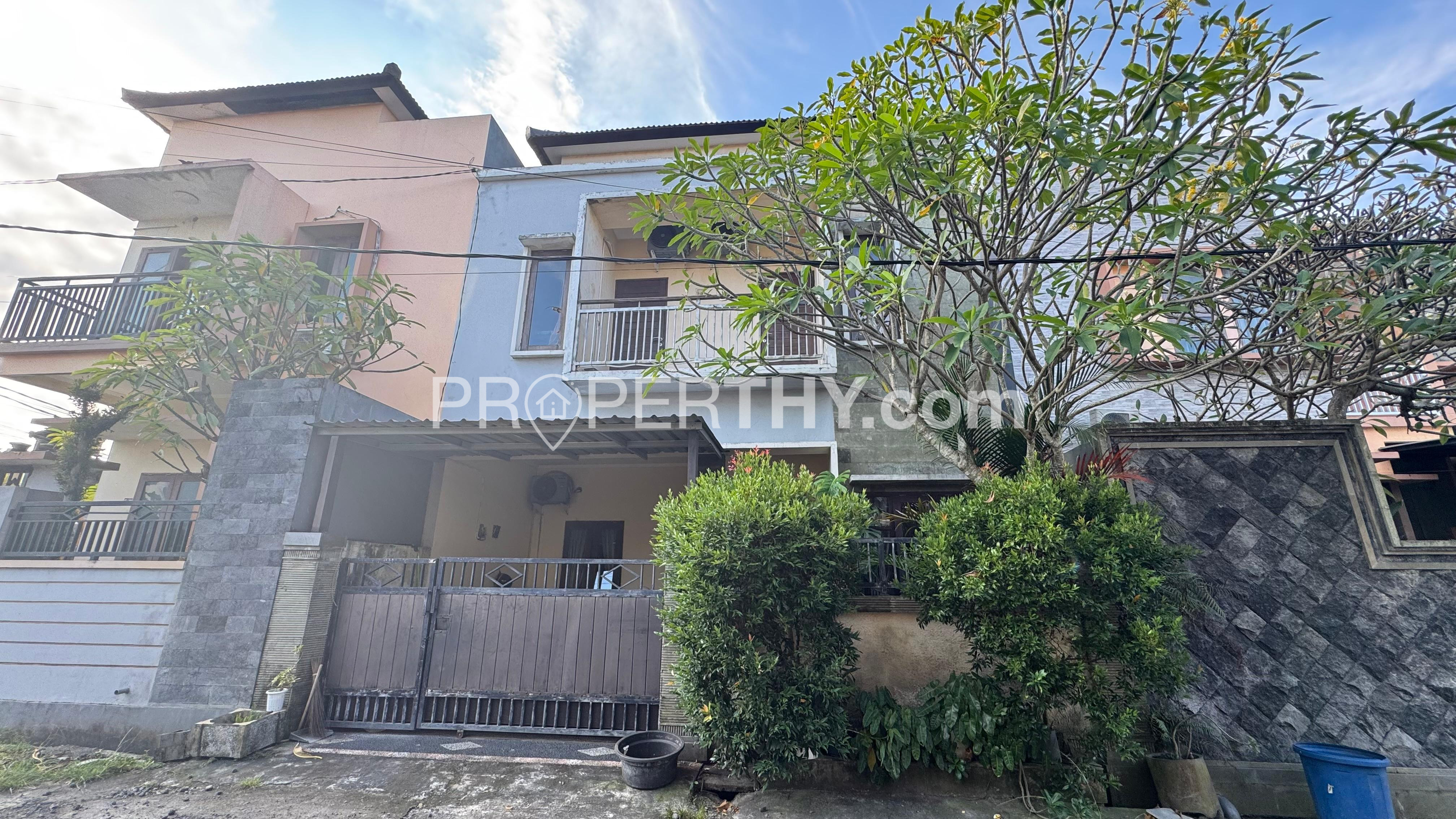 Dijual Rumah 2 Lantai Siap Huni Luas Tanah 1.03 Are Dengan 4 Kamar Tidur Legalitas SHM&IMB - 10 Menit ke Kerobokan & RS Balimed | PRPD586