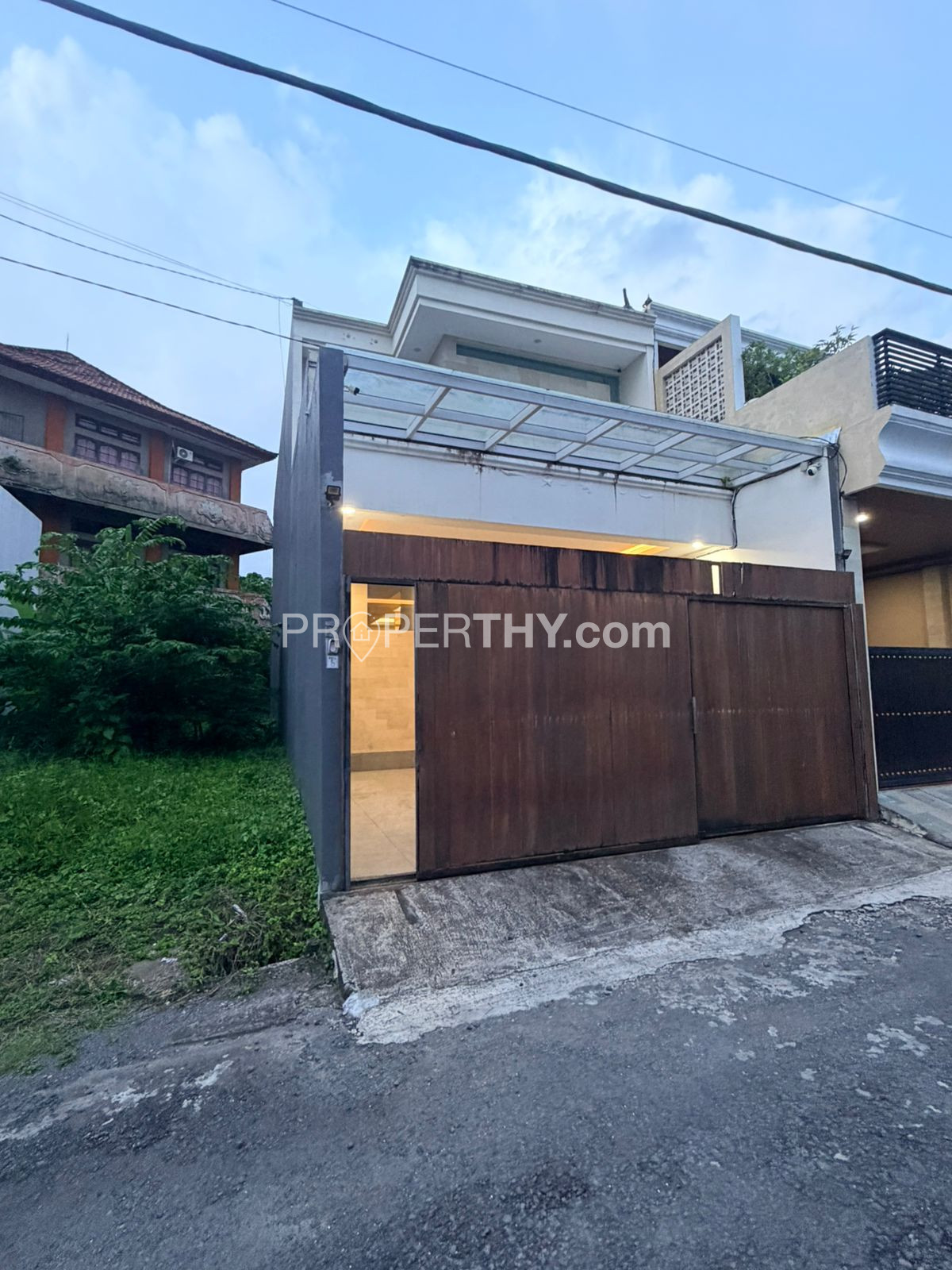 Dijual Rumah Minimalis 2 Lantai Sudah Fully Furnished, Luas Tanah 1,25 Are Dengan 3 Kamar Tidur, SHM & IMB Ready - 10 Menit ke Tiara Monang Maning  | PRPD590