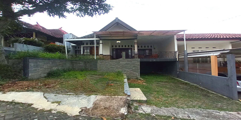RUMAH FULL FURNISH DI TAMANSARI BUKIT BANDUNG LINGKUNGAN TENANG, SEJUK DAN ASRI
