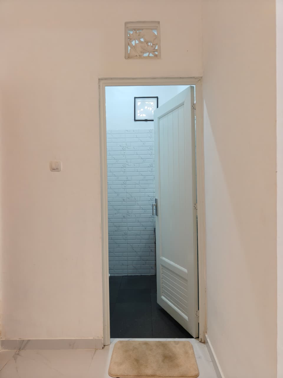 Disewakan Rumah Baru Semi Furnished di Batubulan, 3 Kamar Tidur Siap Huni