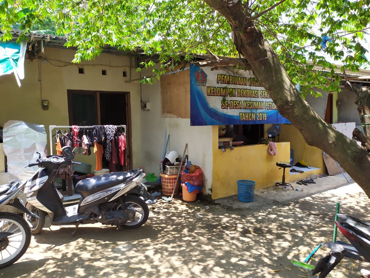 Tanah Dan Bangunan Lokasi Strategis di Waribang 