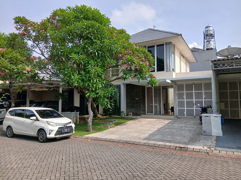 Disewakan Rumah Bagus Furnished di Pakuwon Indah, Mansion, Surabaya