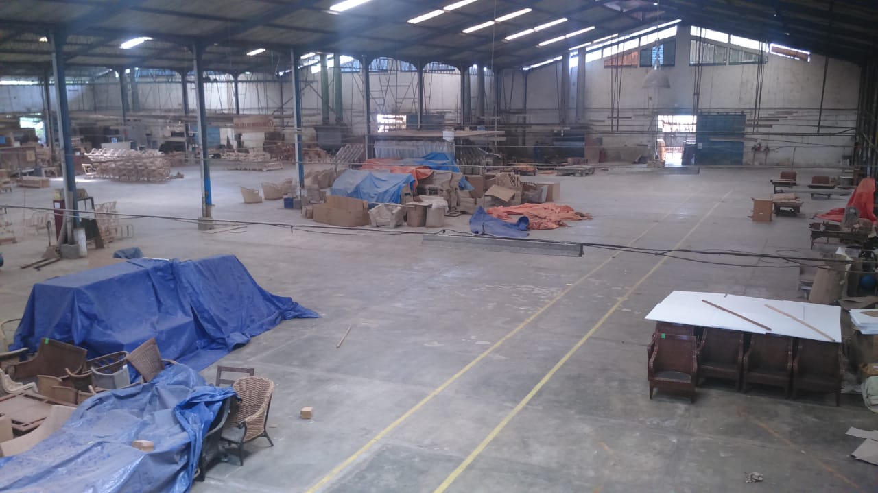 Gudang Eks Pbrik Pandaan Pasuruan Strategis Jalan Provinsi