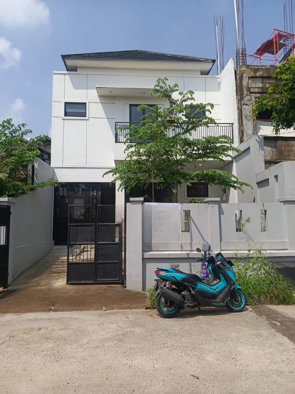 Rumah baru siap huni di Mega Cinere Depok 