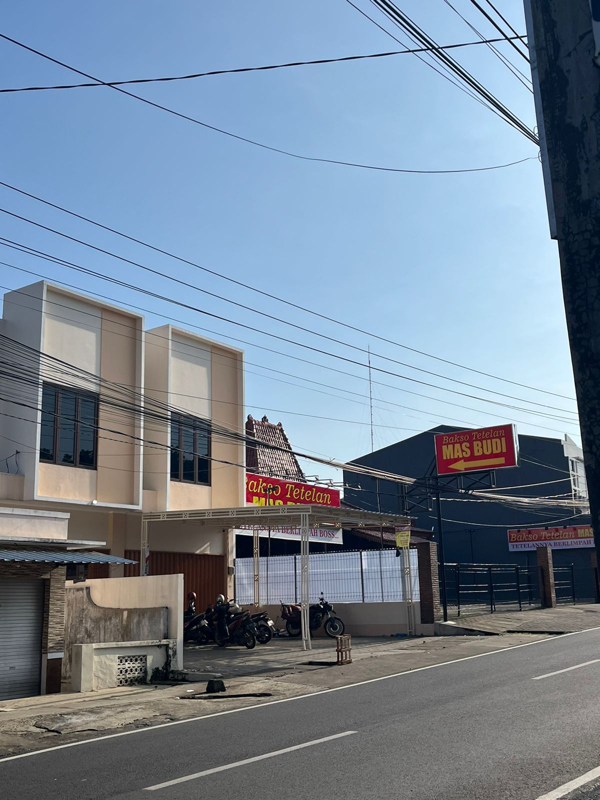 RUKO 2 LANTAI RAPI SIAP USAHA DI JATINGALEH SEMARANG