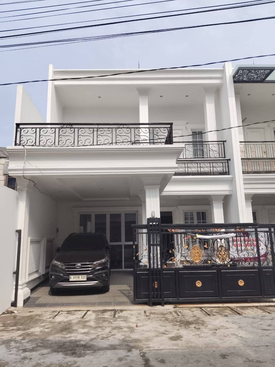 Rumah mewah American Classic dalam cluster di Kembangan Meruya Jakbar