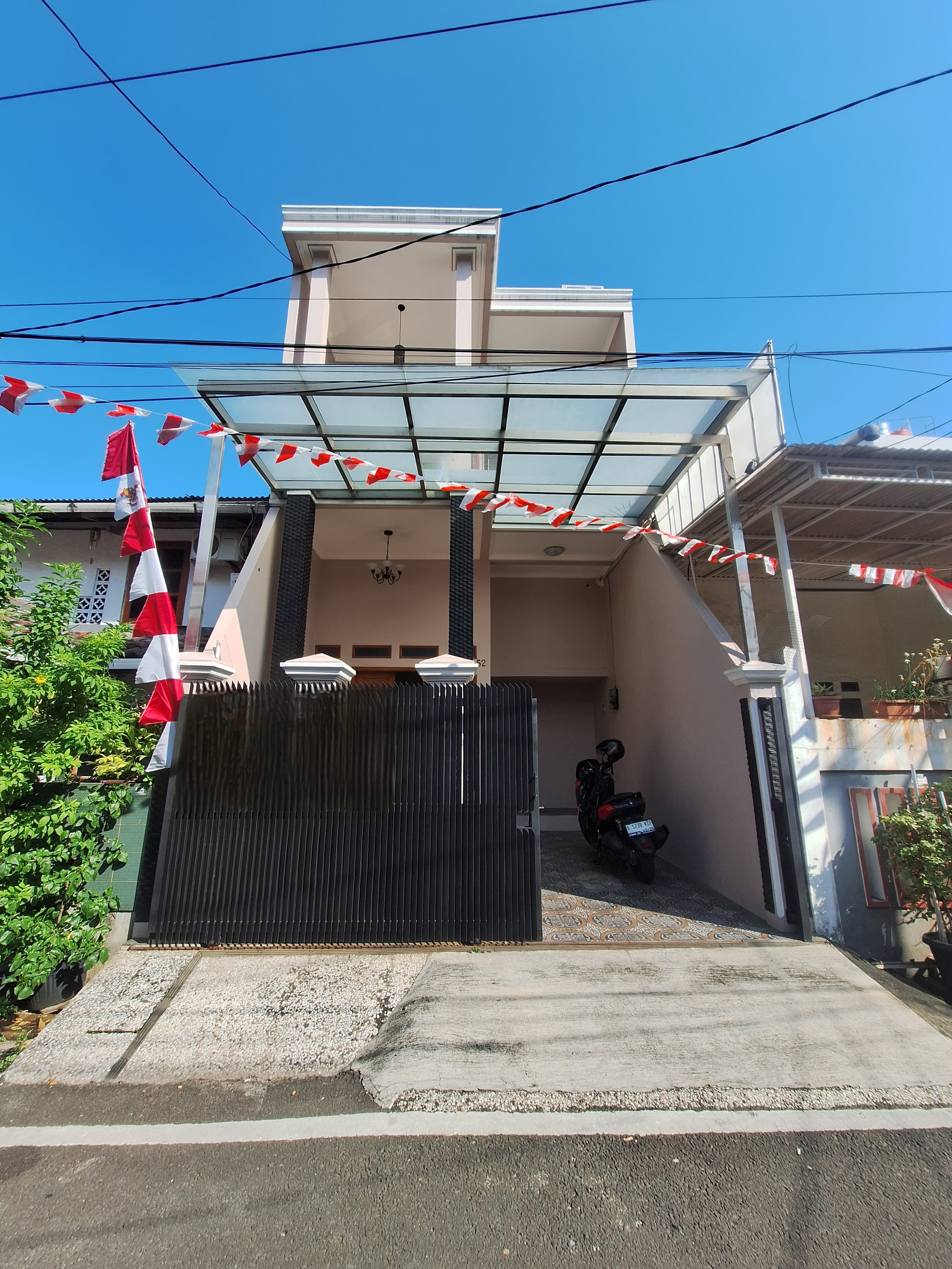 Rumah minimalis lokasi strategis di Sumur Batu Kemayoran 