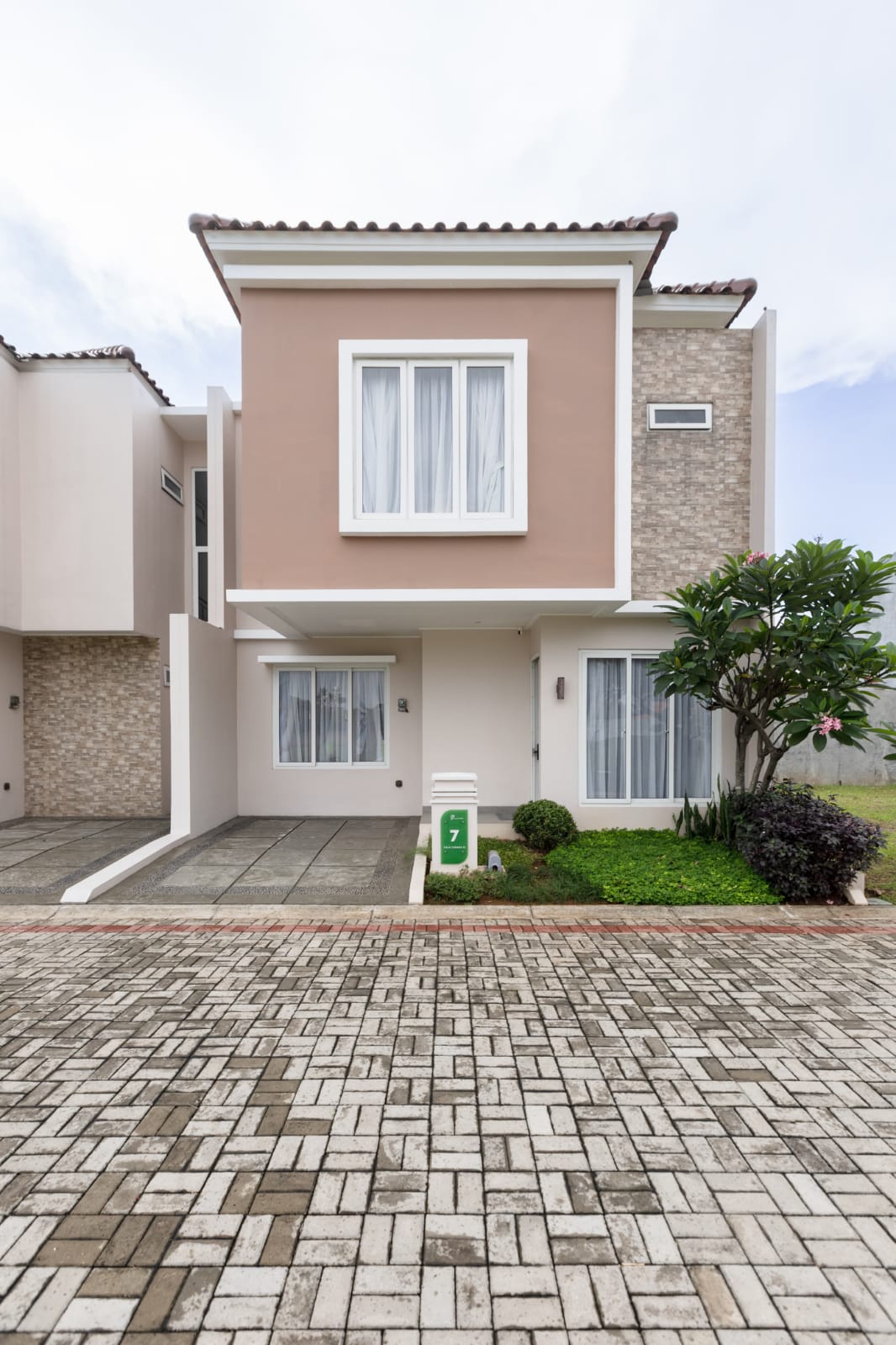 Rumah cantik minimalis dekat Alam Sutera & Graha Bintaro 