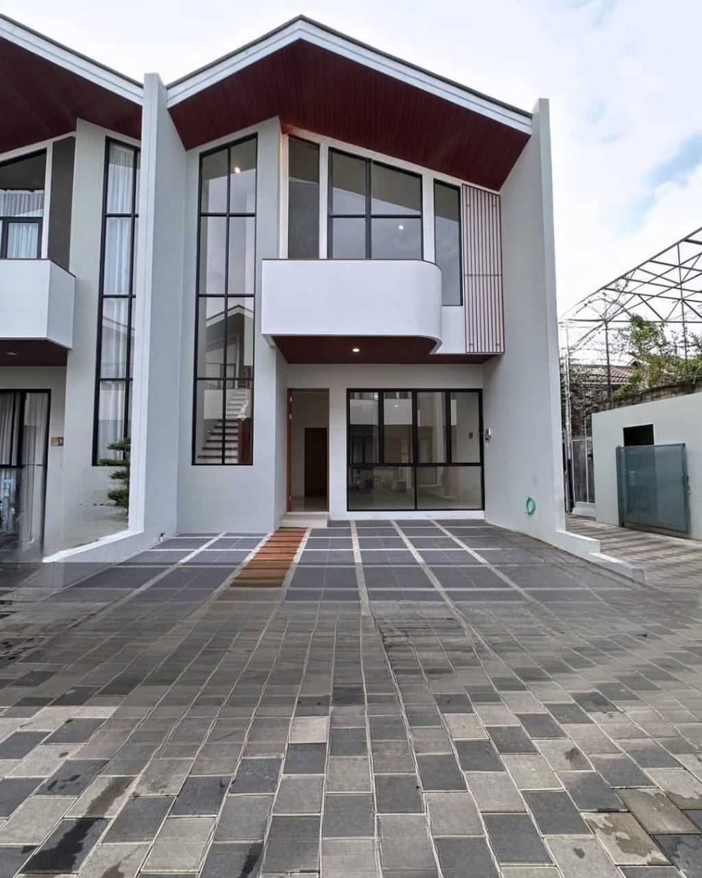 Rumah baru dalam cluster di Jagakarsa Jaksel 