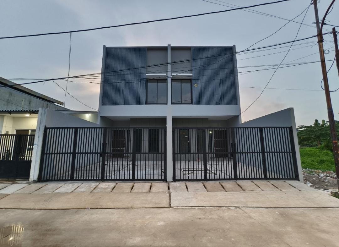 Rumah baru dalam komplek besar di Meruya Jakbar 